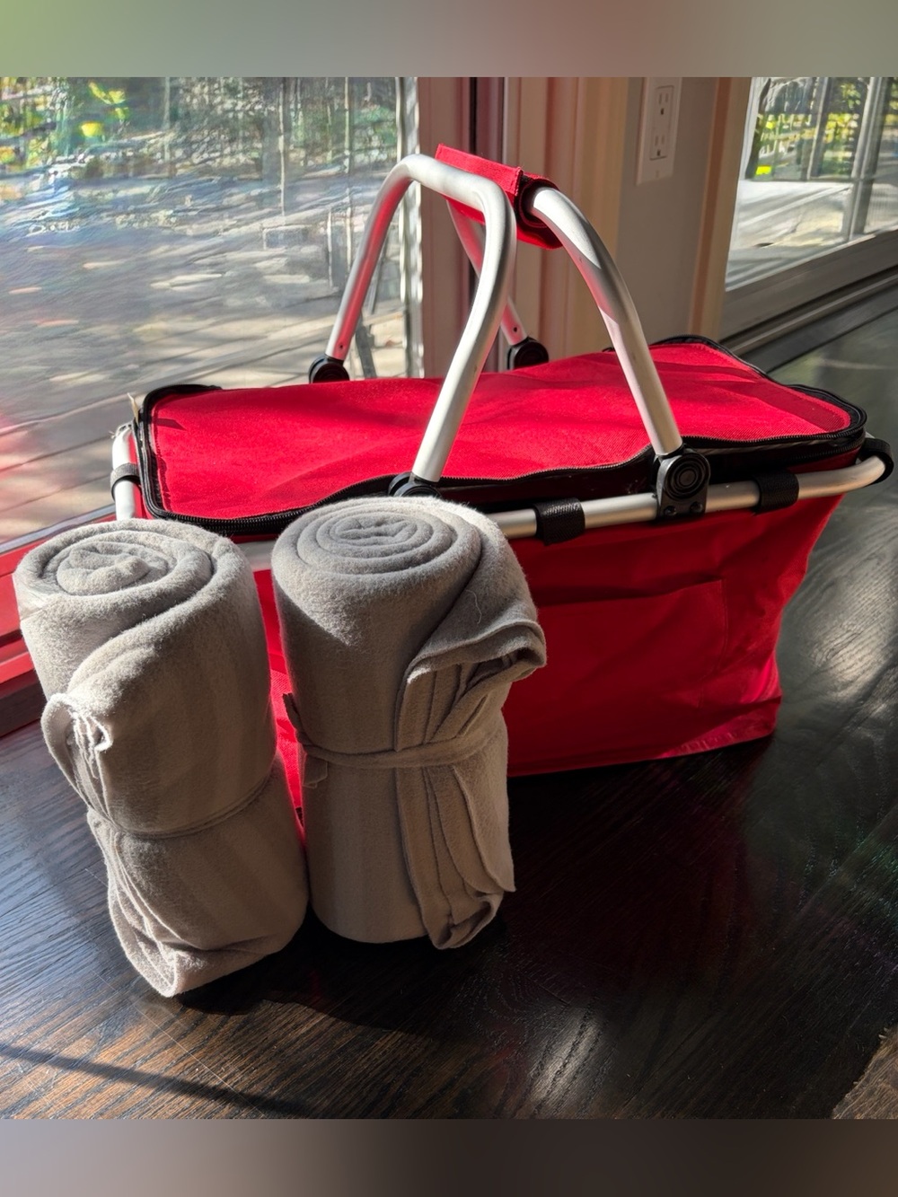 New! Collapsible Insulated Picnic Basket Market Basket Tote & 2 Picnic Blankets